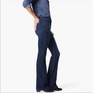 Joe’s Jeans Icon Wilkins Flare Denim Jeans 27